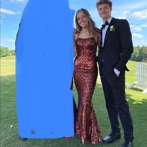Beautiful copper colored sequins prom dress. Sz 00